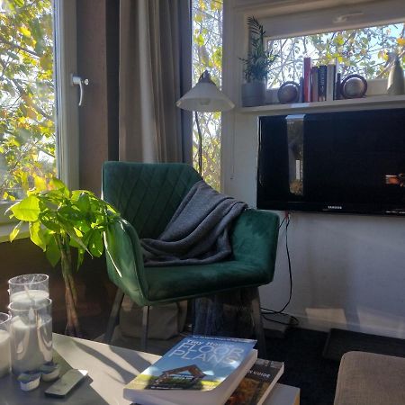 Tuinhuisje In Het Groen Almere Bagian luar foto